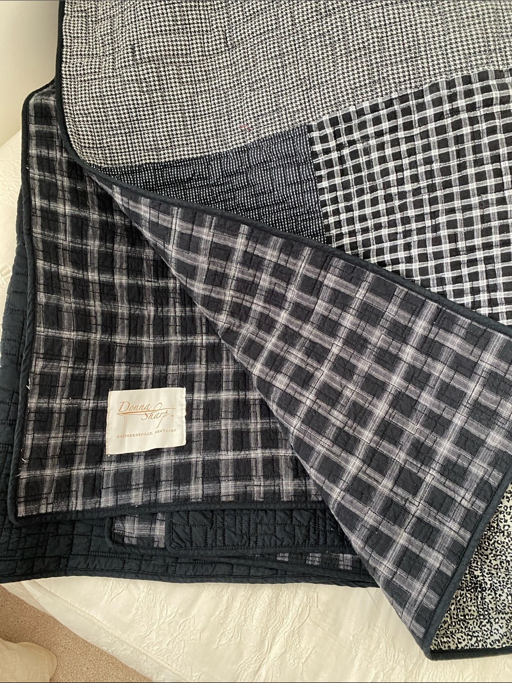 Black & Ivory Patchwork Quilt Full/Queen by Donna Sharp. - Picture 8 of 8